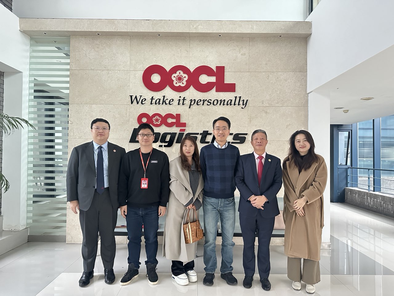 Group senior management visited OOCL