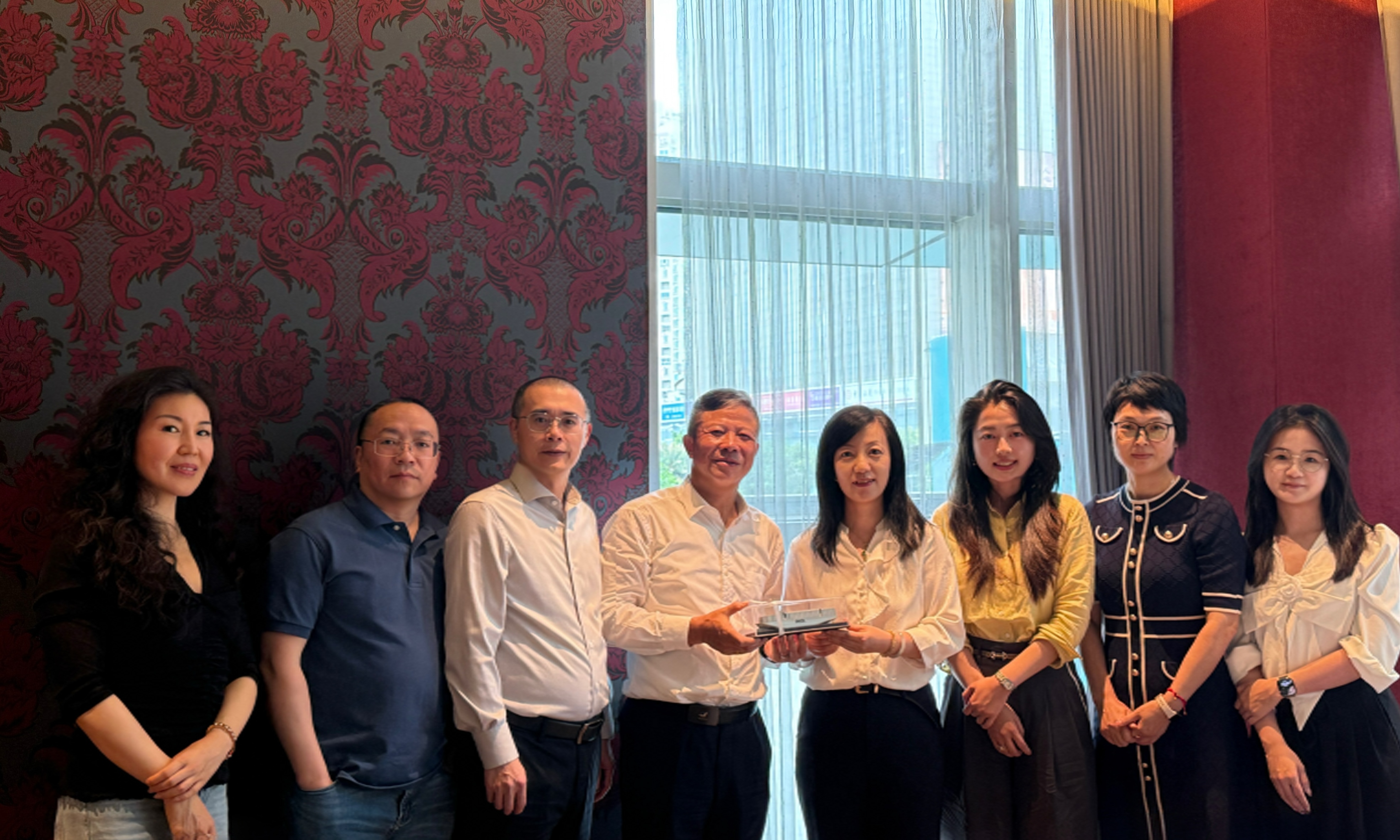 Senior management of the group visited OOCL