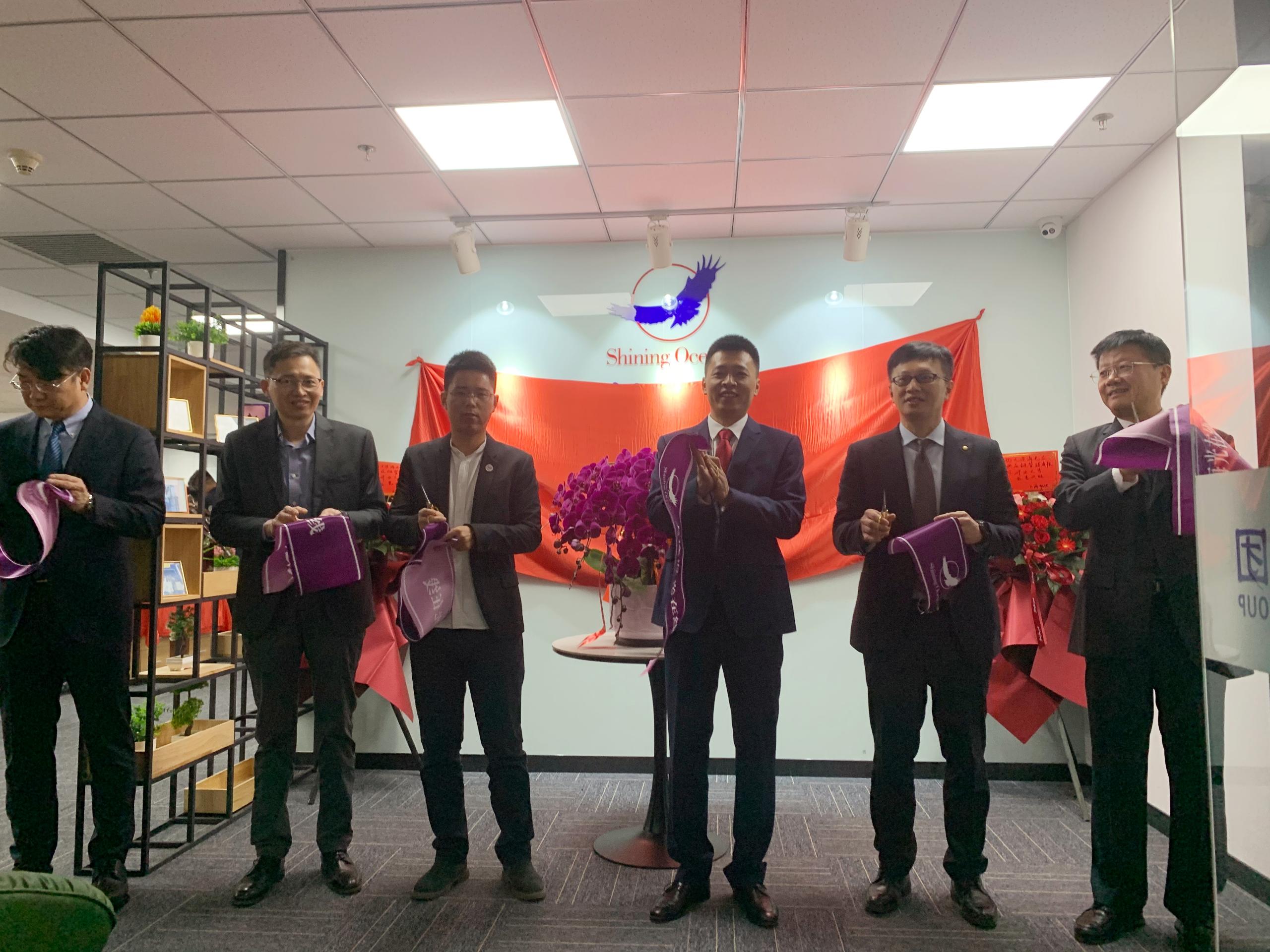 万海与长荣代表参加大连分公司乔迁剪彩仪式